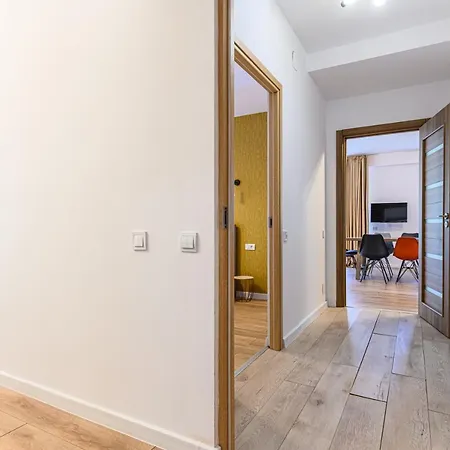 Uno - Gardens With View Apartment *