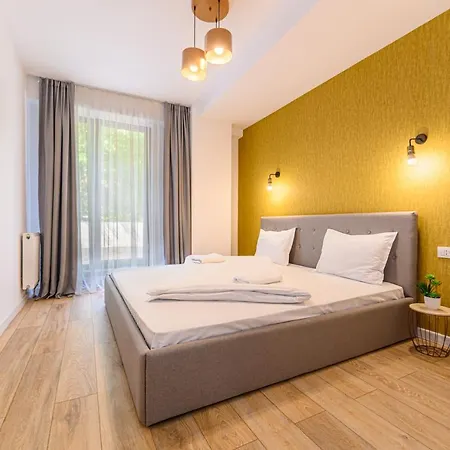 Uno - Gardens With View Apartment Brasov