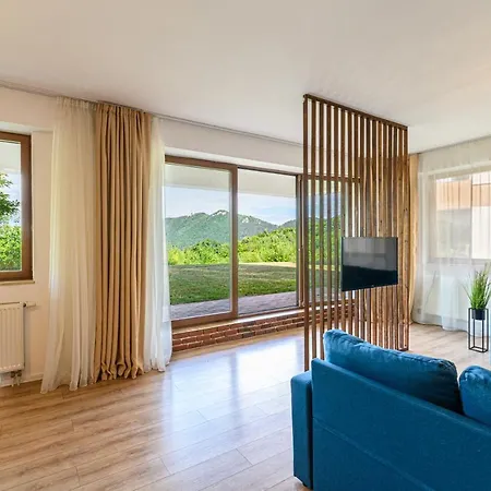 Uno - Gardens With View Apartment *
