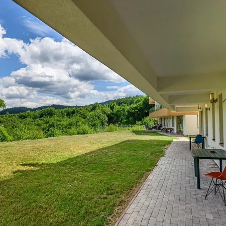 Uno - Gardens With View Brasov